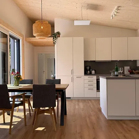 Helles Mit 2 Terrassen Apartament *